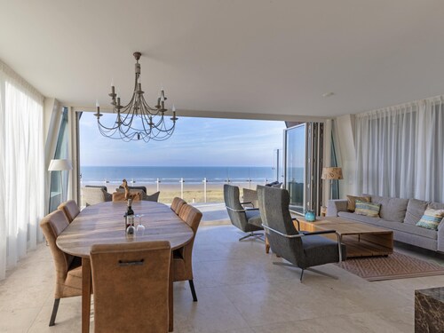 Luxuriöse Wohnung mit Meerblick