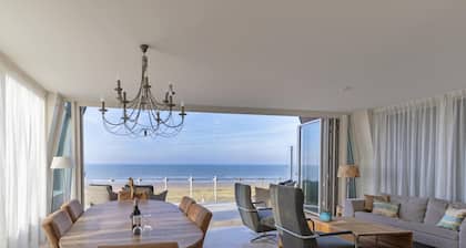 Luxury apartment with sea view