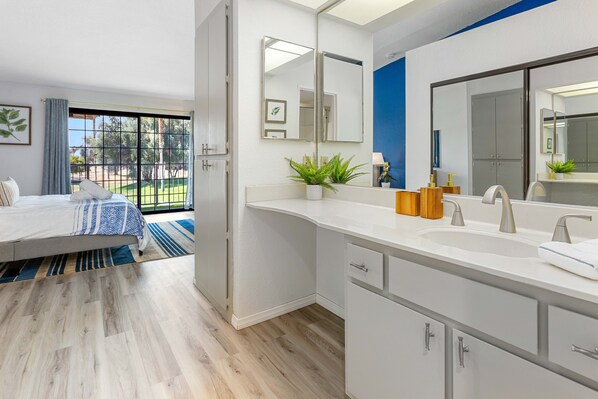 2 bedrooms, iron/ironing board, travel crib, free WiFi