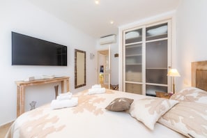 3 habitaciones, escritorio, tabla de planchar con plancha y wifi gratis 