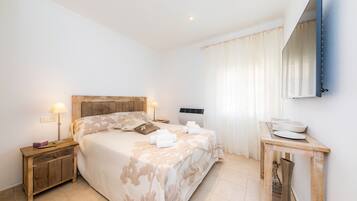 3 chambres, fer et planche Ă repasser, Wi-Fi gratuit, draps fournis