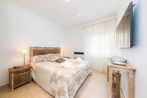 3 chambres, fer et planche à repasser, Wi-Fi gratuit, draps fournis