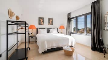 5 chambres, fer et planche Ă  repasser, Wi-Fi gratuit, draps fournis