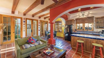 House, 2 Bedrooms | Living room