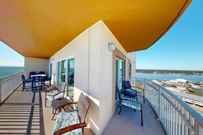 Unclassified image, 2 of 48, button