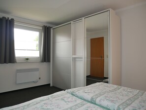 2 bedrooms, WiFi, bed sheets