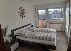 1 chambre, bureau, Wi-Fi gratuit, draps fournis