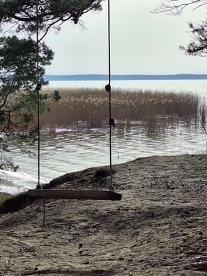 Unclassified image, 4 of 21, button