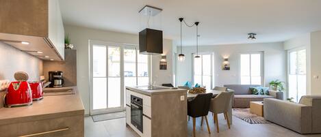 Fridge, oven, dishwasher