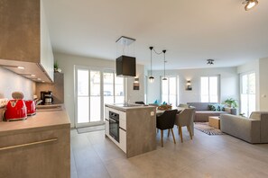 Køleskab, ovn, opvaskemaskine