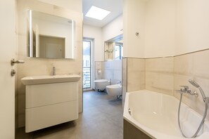 Shower, hair dryer, bidet, towels - Quartier Eichenweg, App. 8 (Heringsdorf)