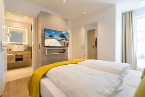 2 bedrooms, in-room safe, WiFi, bed sheets