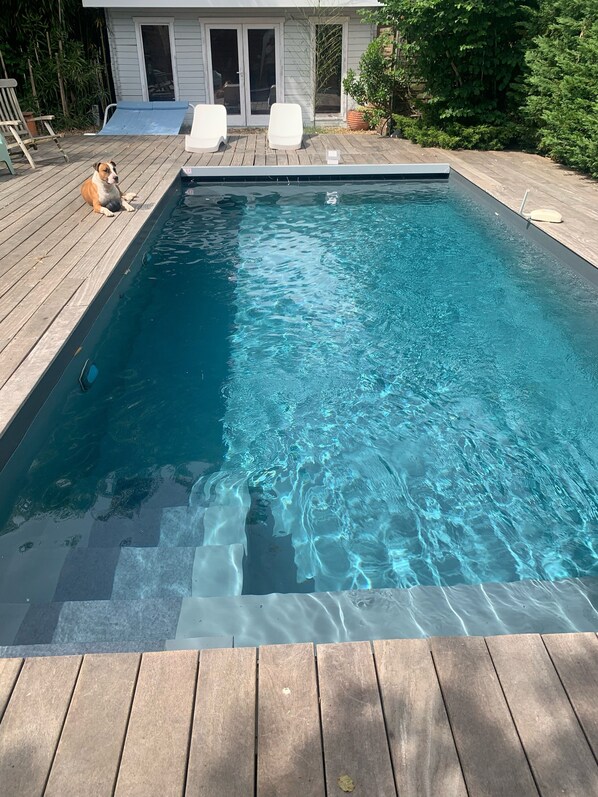 Outdoor pool, a heated pool