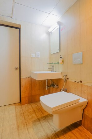 Quarto luxo | Banheiro | Produtos de toalete grátis, toalhas de banho, sabonete, shampoo