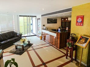 Reception - Treebo Time Square Marine Drive (Kanayannur)