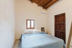 2 quartos, ferros/tábuas de passar roupa, Wi-Fi de cortesia