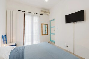 2 bedrooms, iron/ironing board, free WiFi