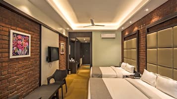 Coffres-forts dans les chambres, bureau, Wi-Fi gratuit, draps fournis