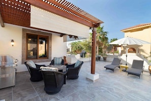 Casa, 3 habitaciones | Balcón