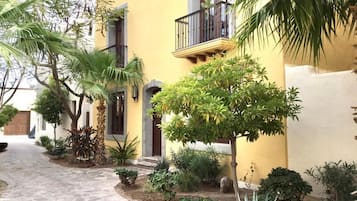 House, 3 Bedrooms | Exterior