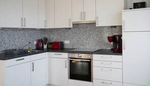 Kühlschrank, Ofen, Herdplatte, Geschirrspüler