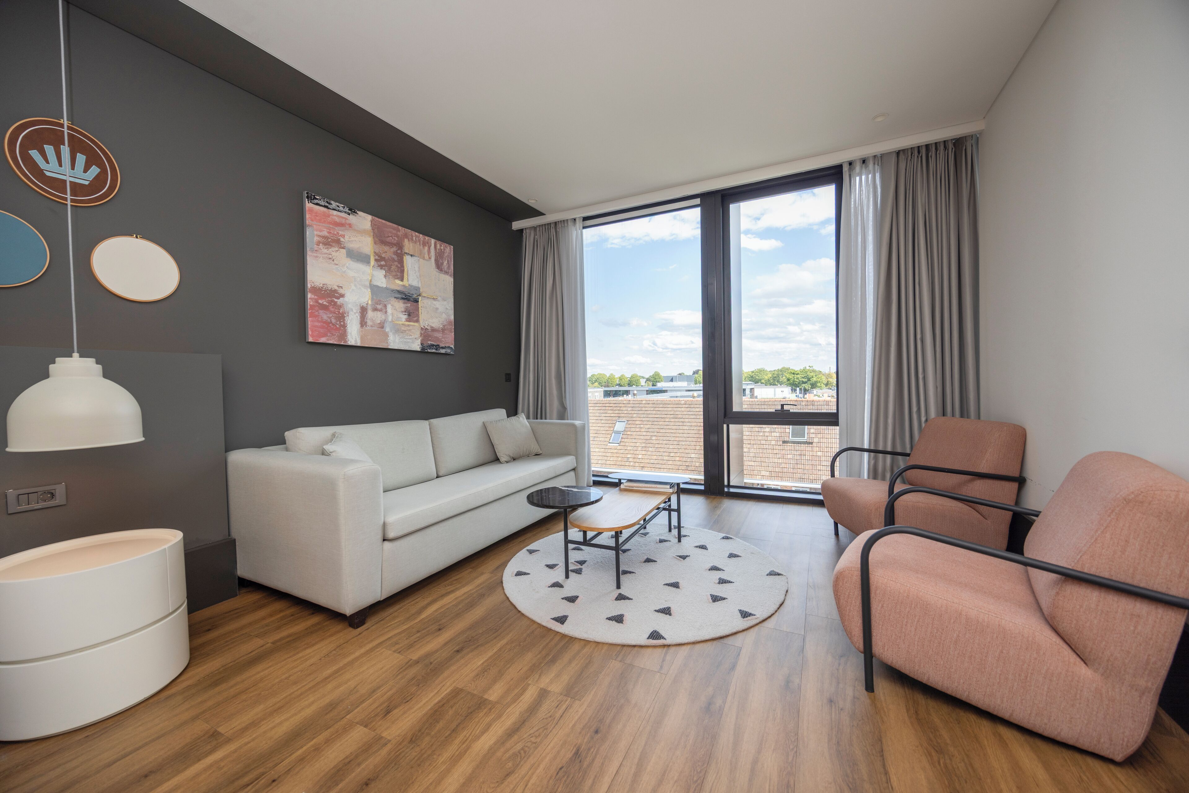 suite | 1 bedroom, in-room safe, desk, laptop workspace