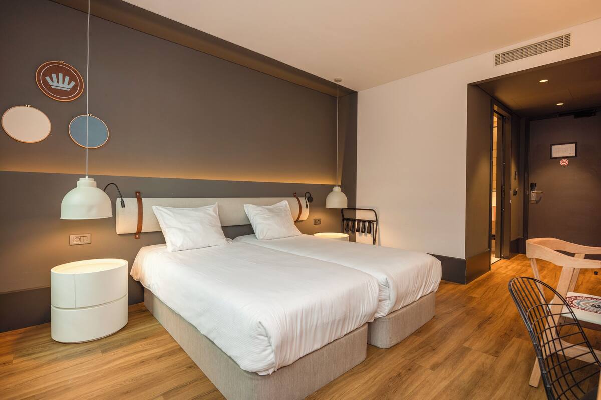 Comfort Room | In-room safe, desk, laptop workspace, free WiFi