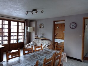 Interior - Hiking in a beautiful setting (Saint-Véran)