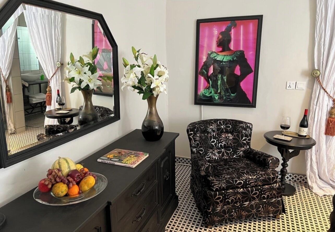 Deluxe Room | Minibar, in-room safe, individually decorated, individually furnished