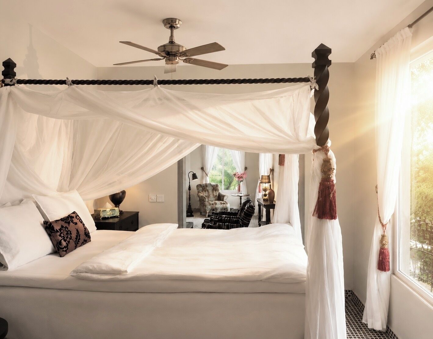 Presidential Suite | Minibar, in-room safe, individually decorated, individually furnished
