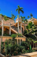 Fachada de la propiedad