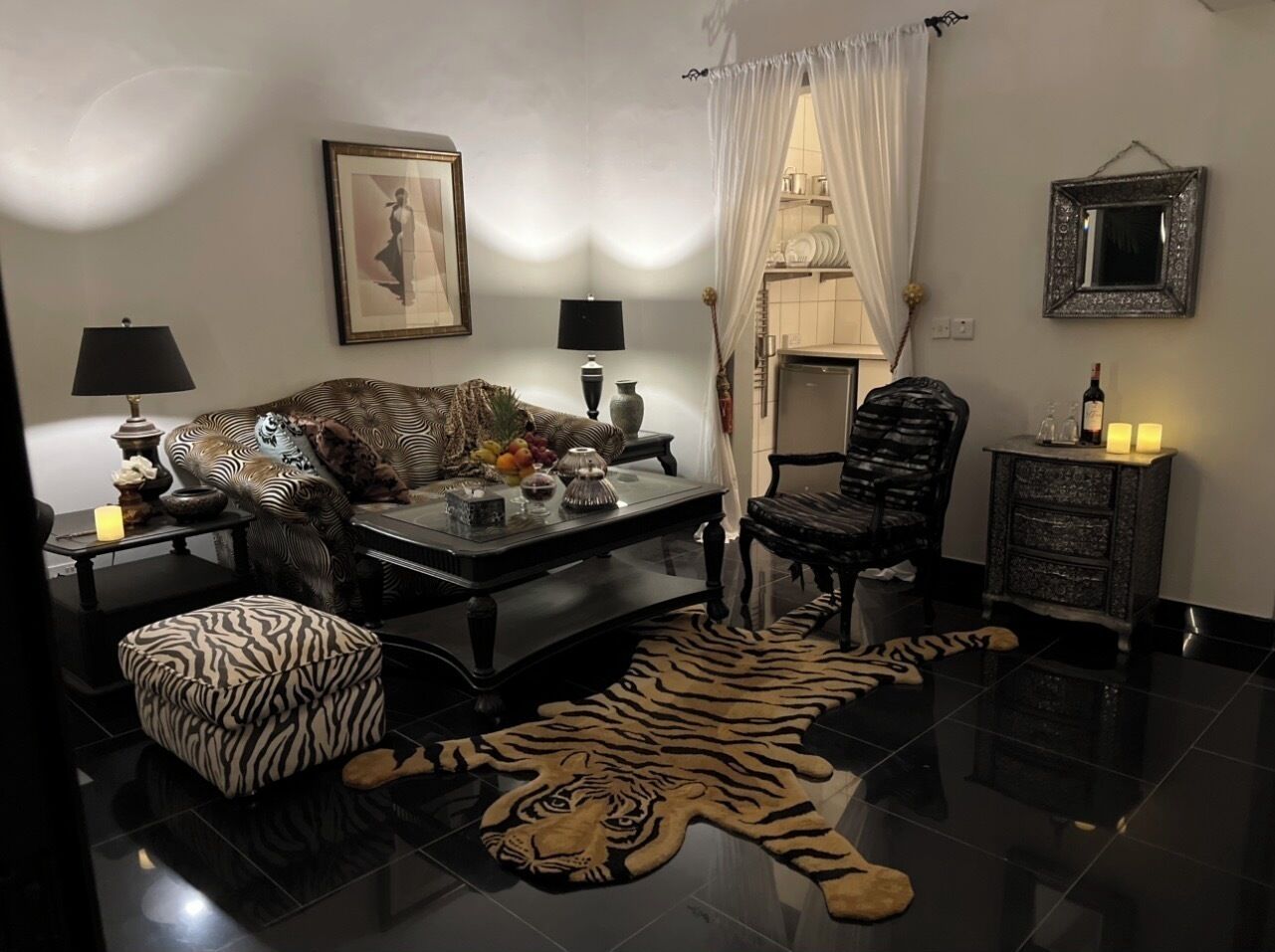 Luxury Suite | Minibar, in-room safe, individually decorated, individually furnished