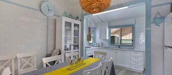 Pacific Family Retreat- renovated cottage
