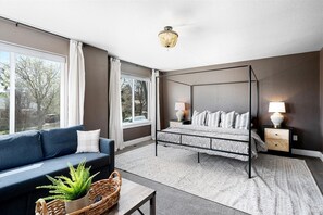 8 Schlafzimmer, Bügeleisen/Bügelbrett, Reisekinderbett, kostenloses WLAN