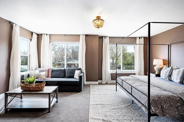 8 chambres, fer et planche à repasser, lit parapluie, Wi-Fi gratuit