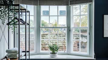 Deluxe-Studio, Blick auf den Innenhof | Zimmerausstattung