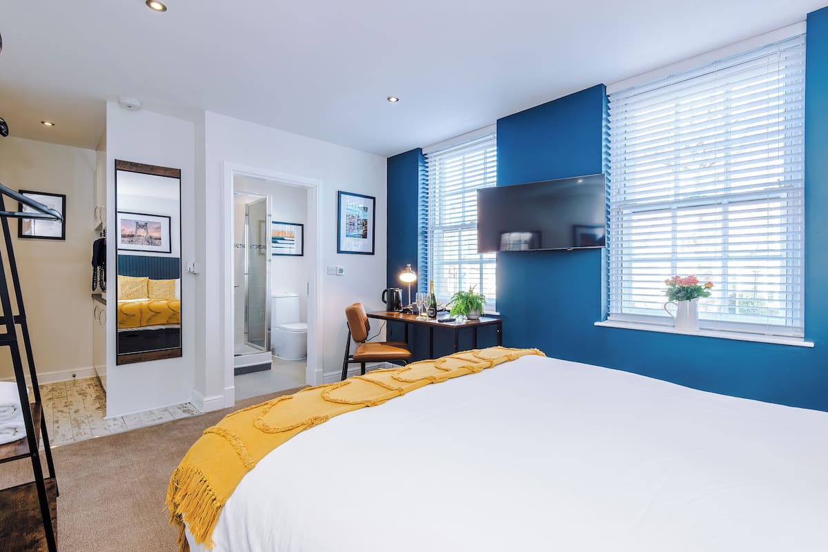 Deluxe Apartment | Room amenity