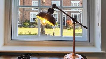 Deluxe-Apartment | Hochwertige Bettwaren, individuell dekoriert, individuell eingerichtet