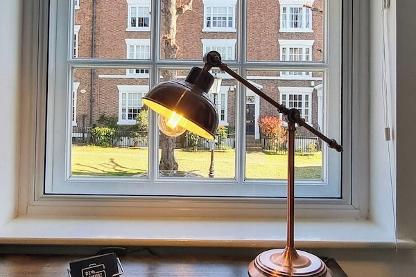 Deluxe Apartment | Premium bedding, individually decorated, individually furnished, desk