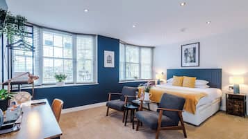 Deluxe Studio, Courtyard View | Room amenity