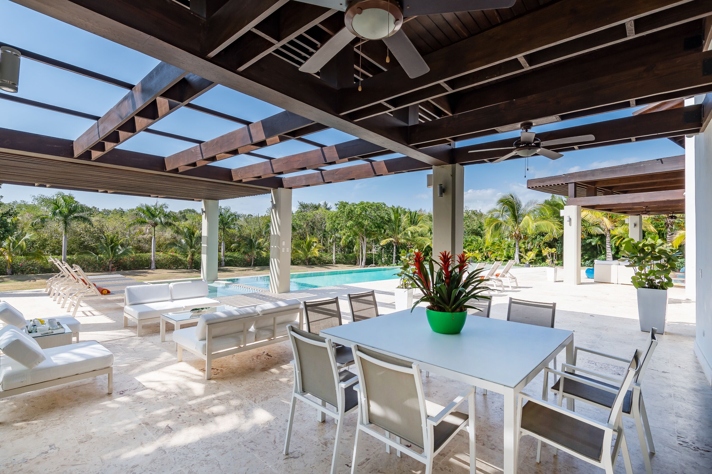 Romantic Villa | Lanai