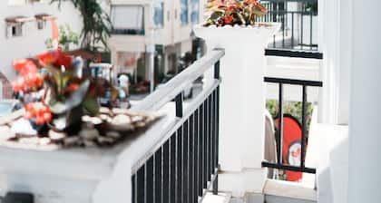 Apartments Flower Residence