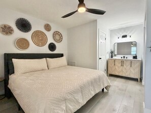 1 chambre, fer et planche à repasser, accès Internet