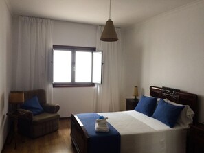 3 Schlafzimmer, Schreibtisch, WLAN, Bettwäsche