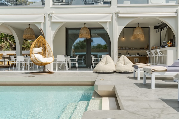 Seasonal outdoor pool, pool umbrellas, sun loungers