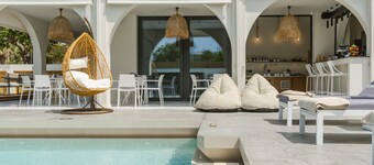 Nikon Boutique Hotel