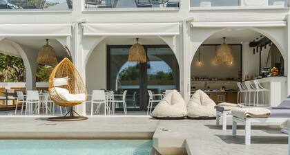 Nikon Boutique Hotel