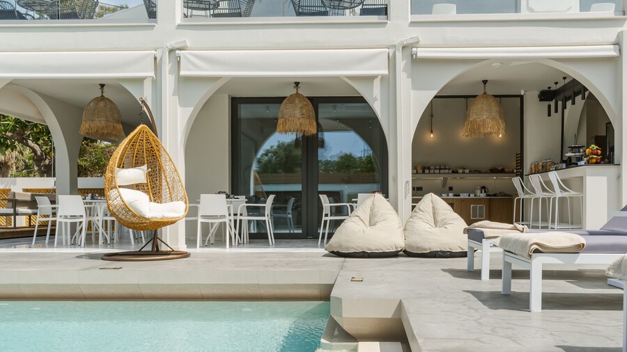 Nikon Boutique Hotel