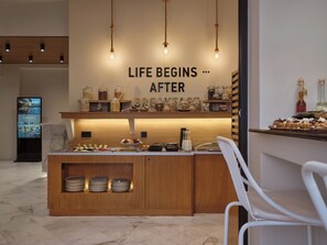 Free daily buffet breakfast - Nikon Boutique Hotel (Zakynthos)