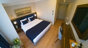 Standard Double or Twin Room | 1 bedroom, minibar, in-room safe, desk